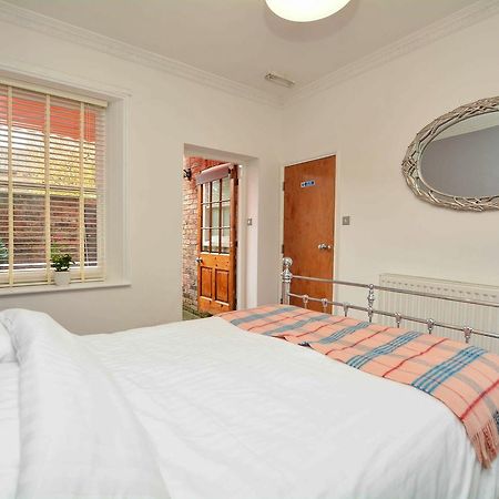 The Location- 1 Free Private Parking Space - 60 Second Walk 2 Minster! York Esterno foto