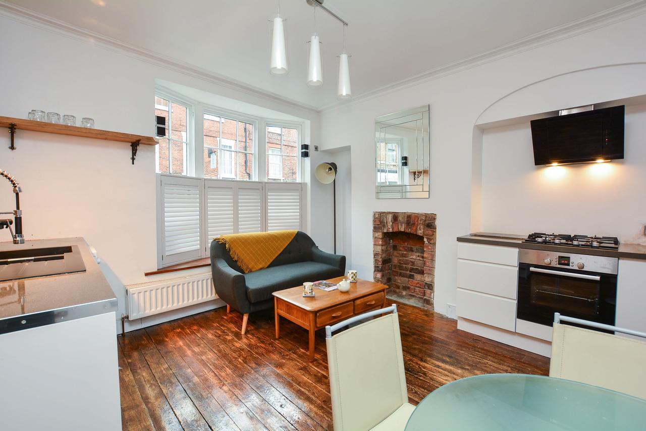 The Location- 1 Free Private Parking Space - 60 Second Walk 2 Minster! York Esterno foto