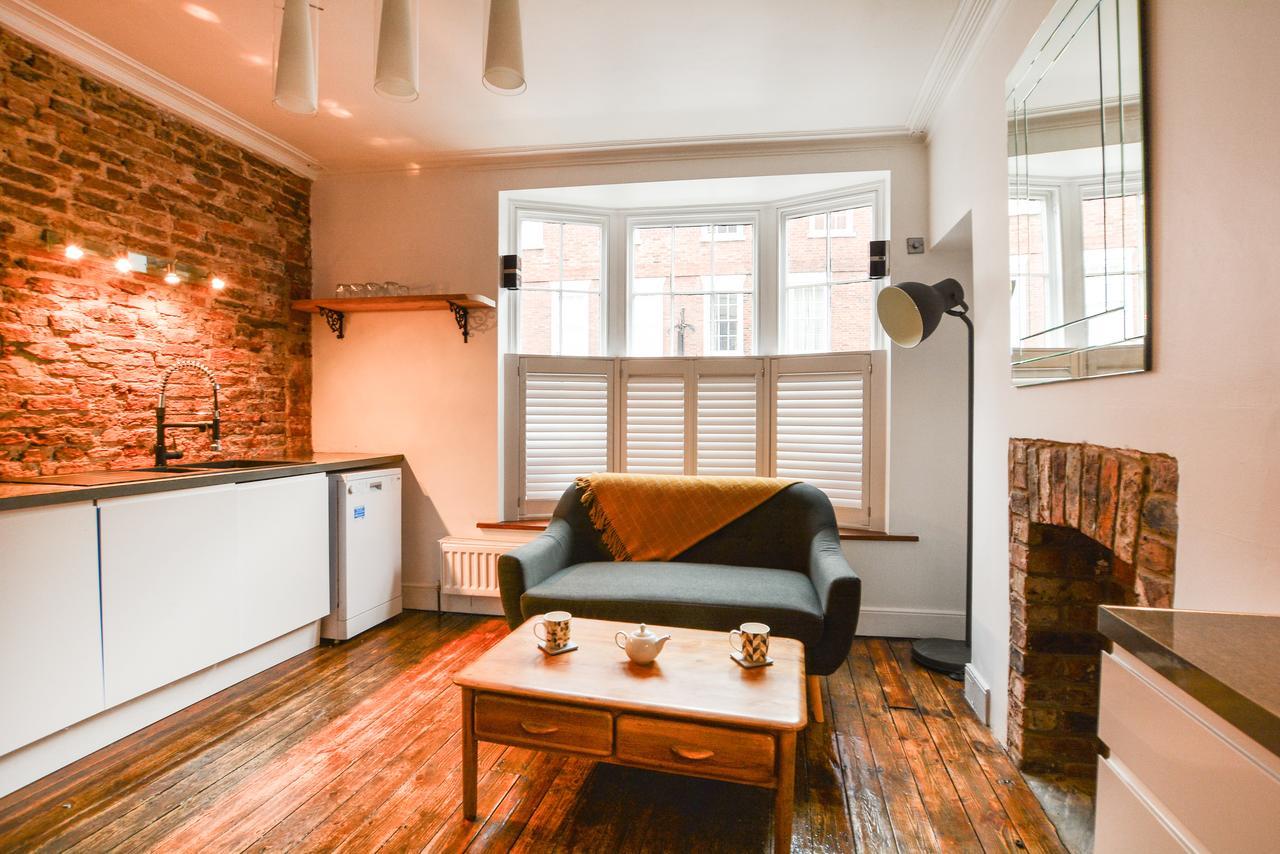 The Location- 1 Free Private Parking Space - 60 Second Walk 2 Minster! York Esterno foto